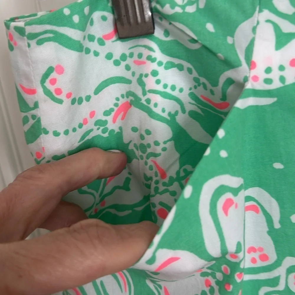 Lilly Pulitzer NWT Green with white Crockett flowers